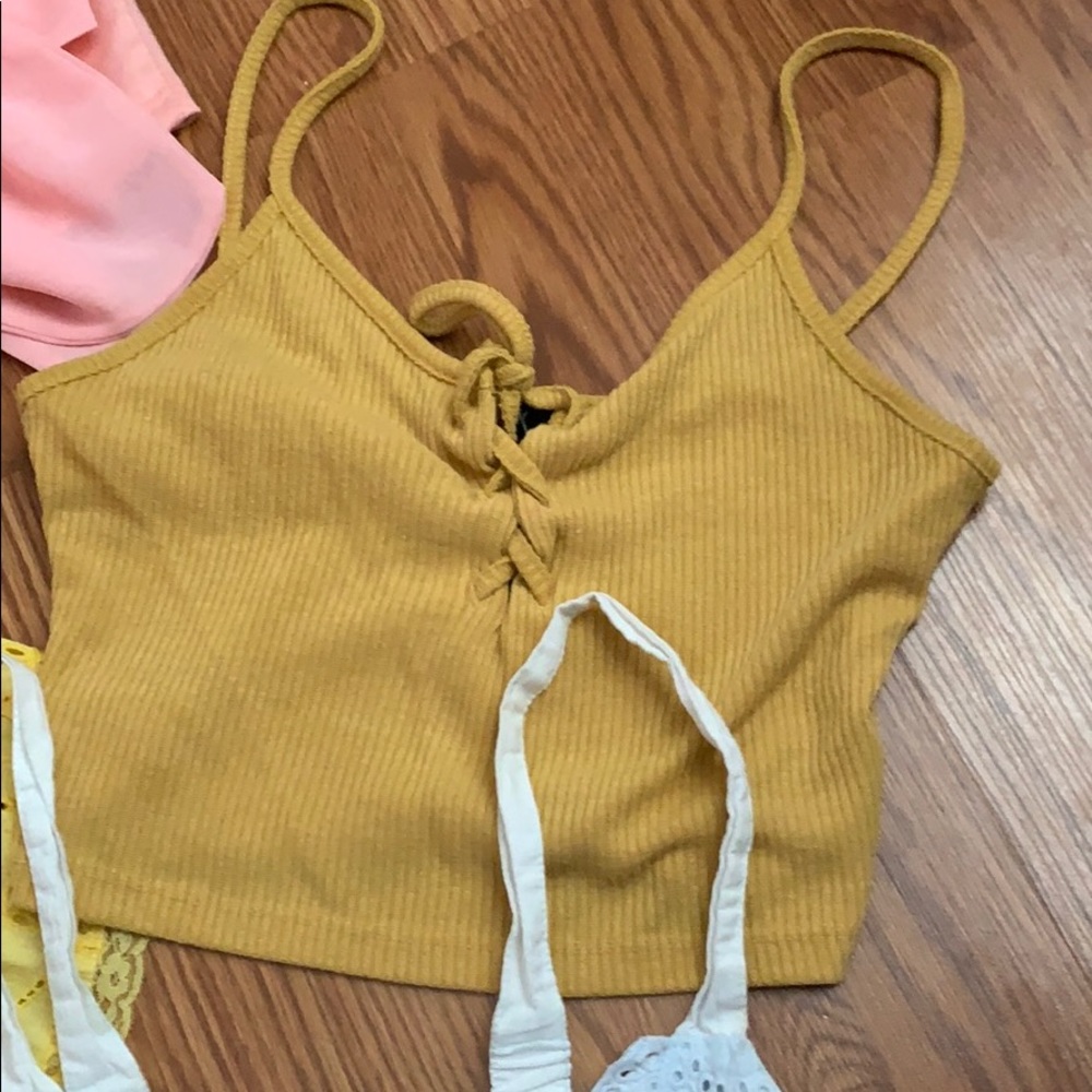 Crop Top Bundle - Picture 3 of 5